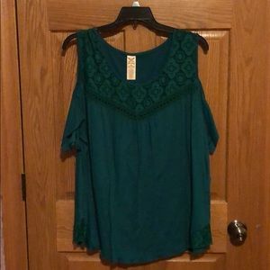 Women’s Cutout Shoulder Top